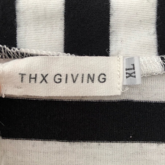 Lightweight striped cardigan with patch sleeves 🖤 - Picture 2 of 3